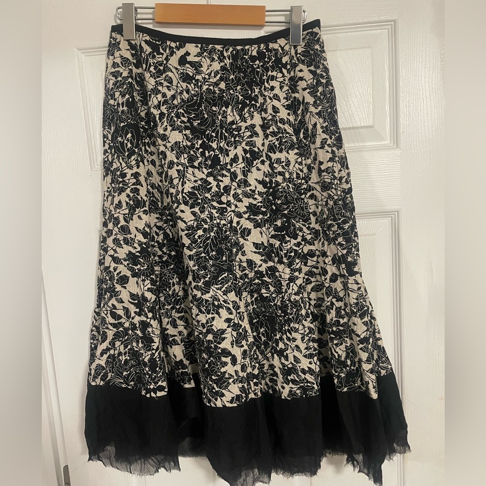 Nygard Collection skirt Womens Size 4 Black /white embroidery pleated Raw Hem